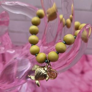 785. Lilly Pulitzer Yellow Beaded Bracelet with Gold-Tone Fish Charm